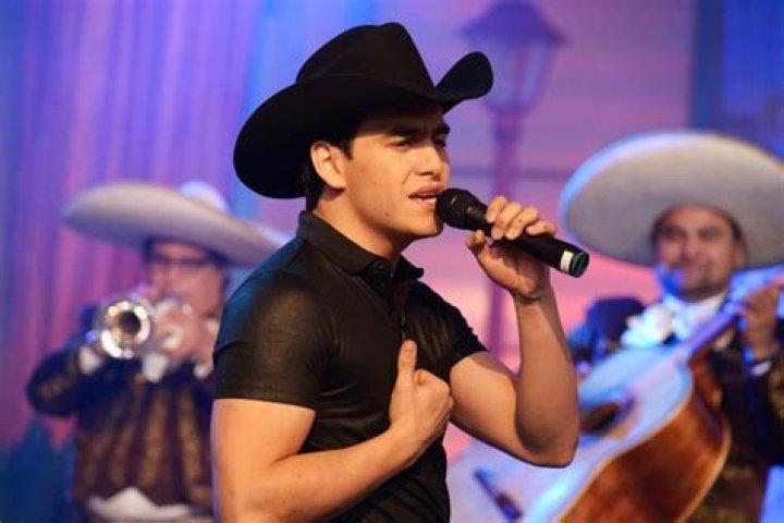 Family, fans mourn death of Mexican ballad singer Julián Figueroa, 27, of heart ailment