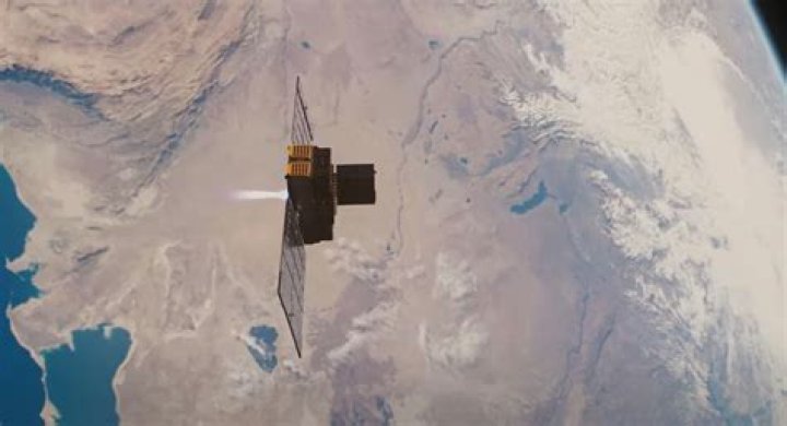 Momentus, low on cash, delays next mission