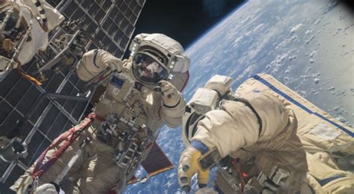 Space Adventures signs contract for Soyuz flight with spacewalk option